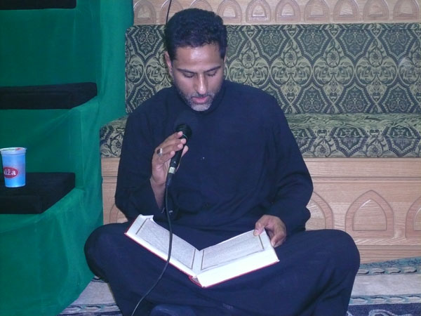 الخادم احمد الحداد اثناء اداءه دعاء المشلول 2007